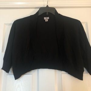 Women short black sweater